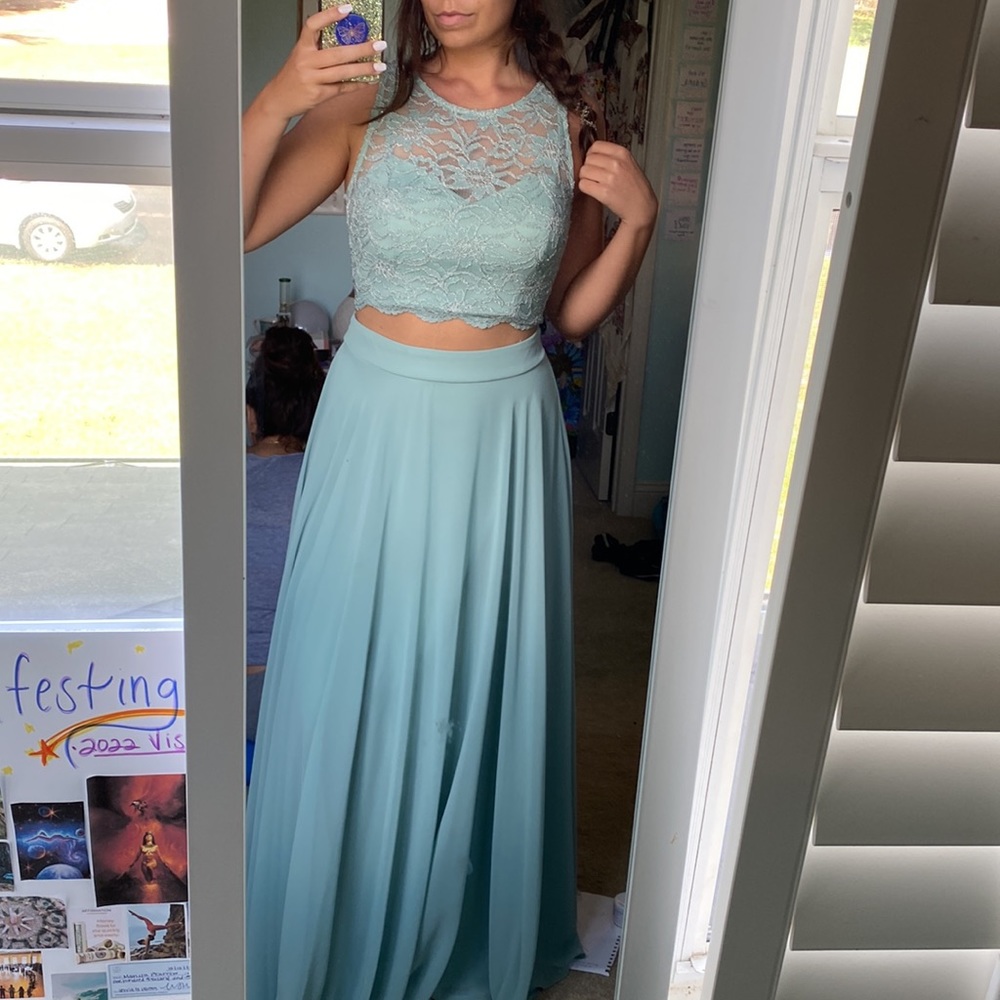 Prom / formal gown